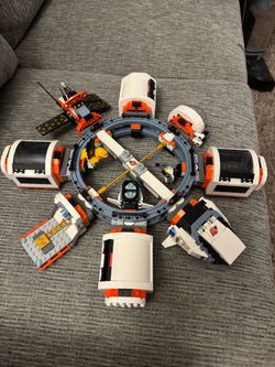 LEGO City Modular Space Station Set
