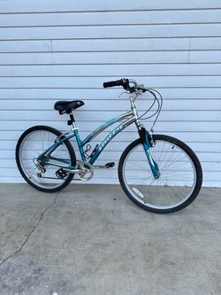 Huffy Hybrid Bike