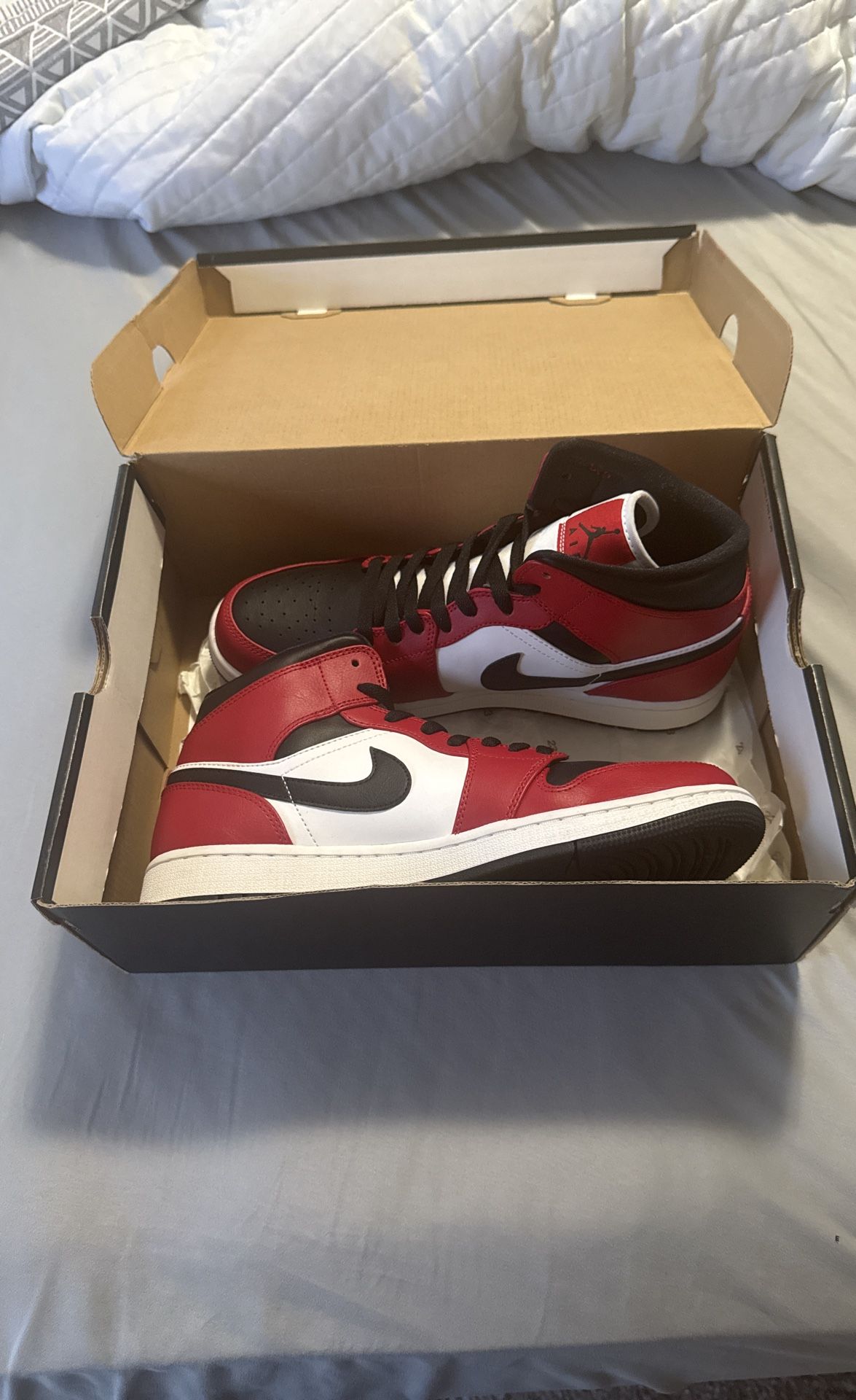 Air Jordan 1 Mid 