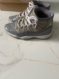 Cool Gray 11’s Size 9