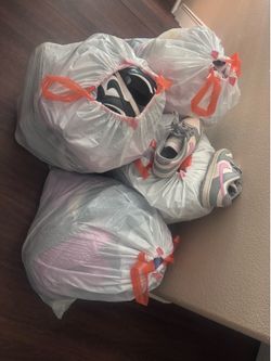 Free tween girl clothes/shoes
