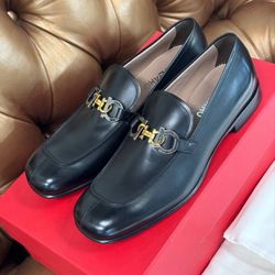 NEW Salvatore Ferragamo Gancini square-toe black leather gold tone loafers dress shoes SZ 9 Box Dust Bags