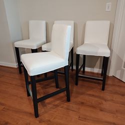4x BERGMUND Inseros White Counter Height Chairs