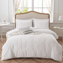 SLEEPBELLA Queen Comforter Set Bed Comforter 