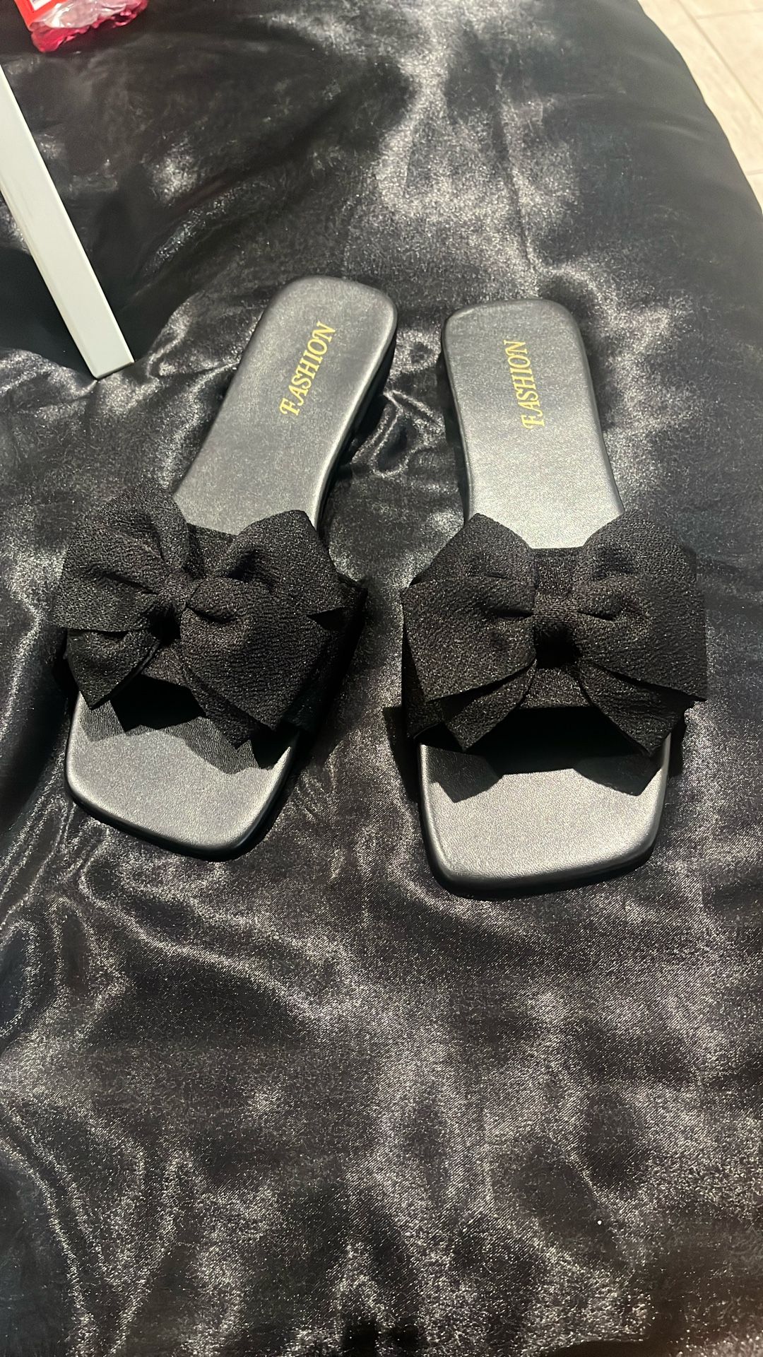 bow sandals