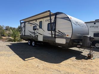 2016 CRUISER LITE BY FOREST RIVERT 27FT WITH BUNK BEDS