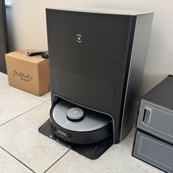 Smart cleaning Robot good condition 