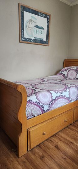 Amerisleep A1 matrres twin XL trundle wood bed from Sam's Club. 5