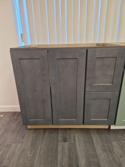 36" vanity cabinet FINAL ITEM