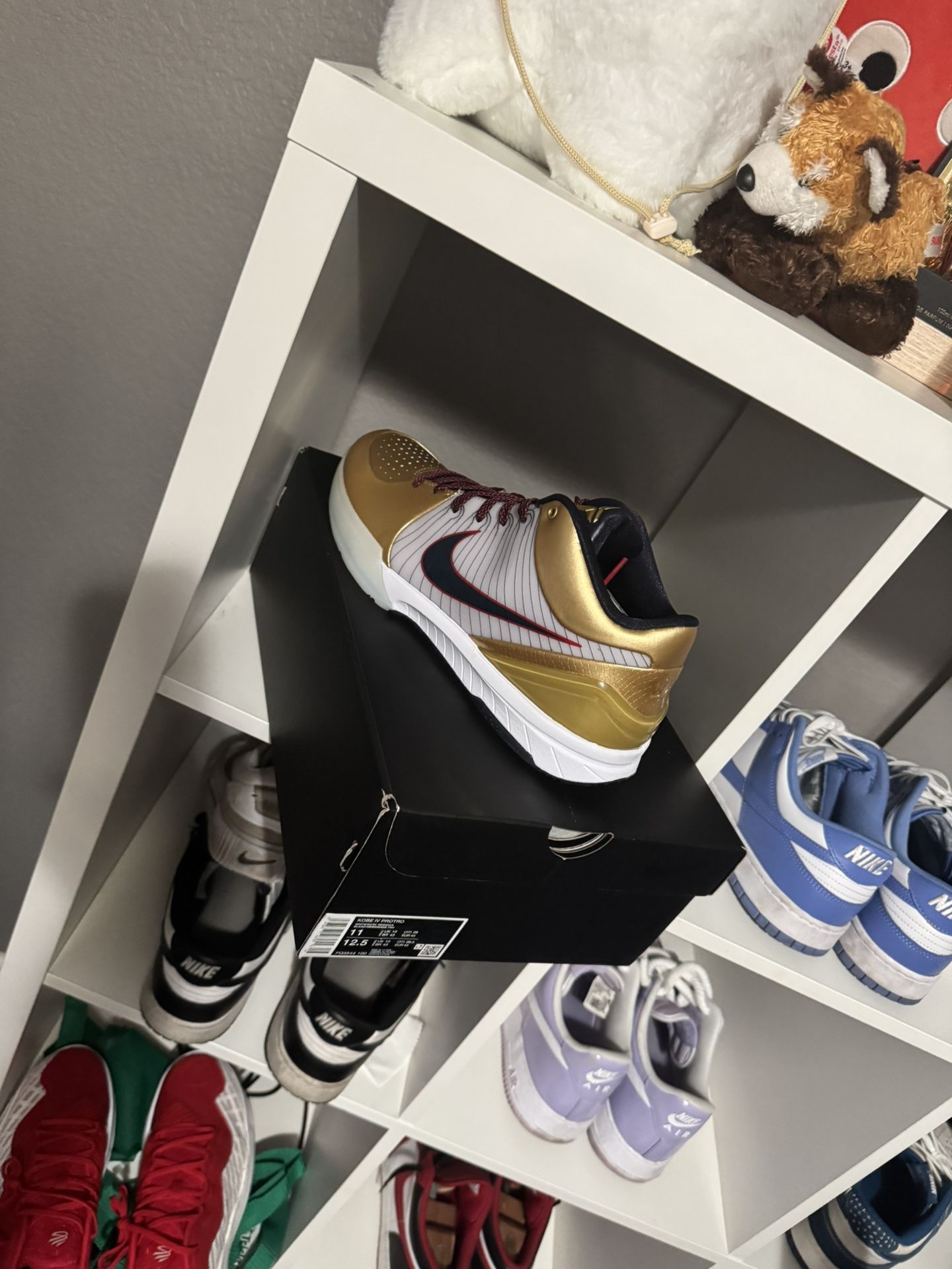 Kobe 4s Golden Medals Size 11