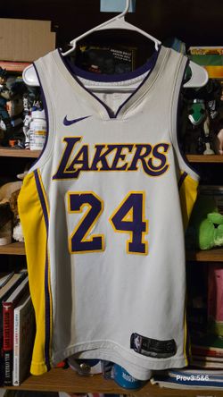LAKERS KOBE JERSEY size 44 VGC