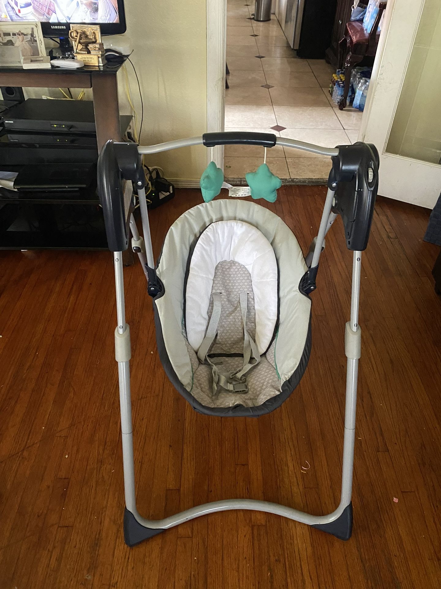 Graco Battery Baby Swing (great Condition)