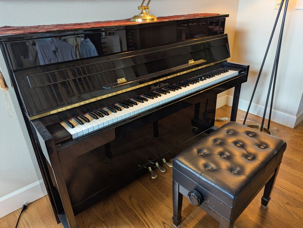 🎹 Pearl River Upright Piano – Ebony Gloss – 42” – MINT CONDITION