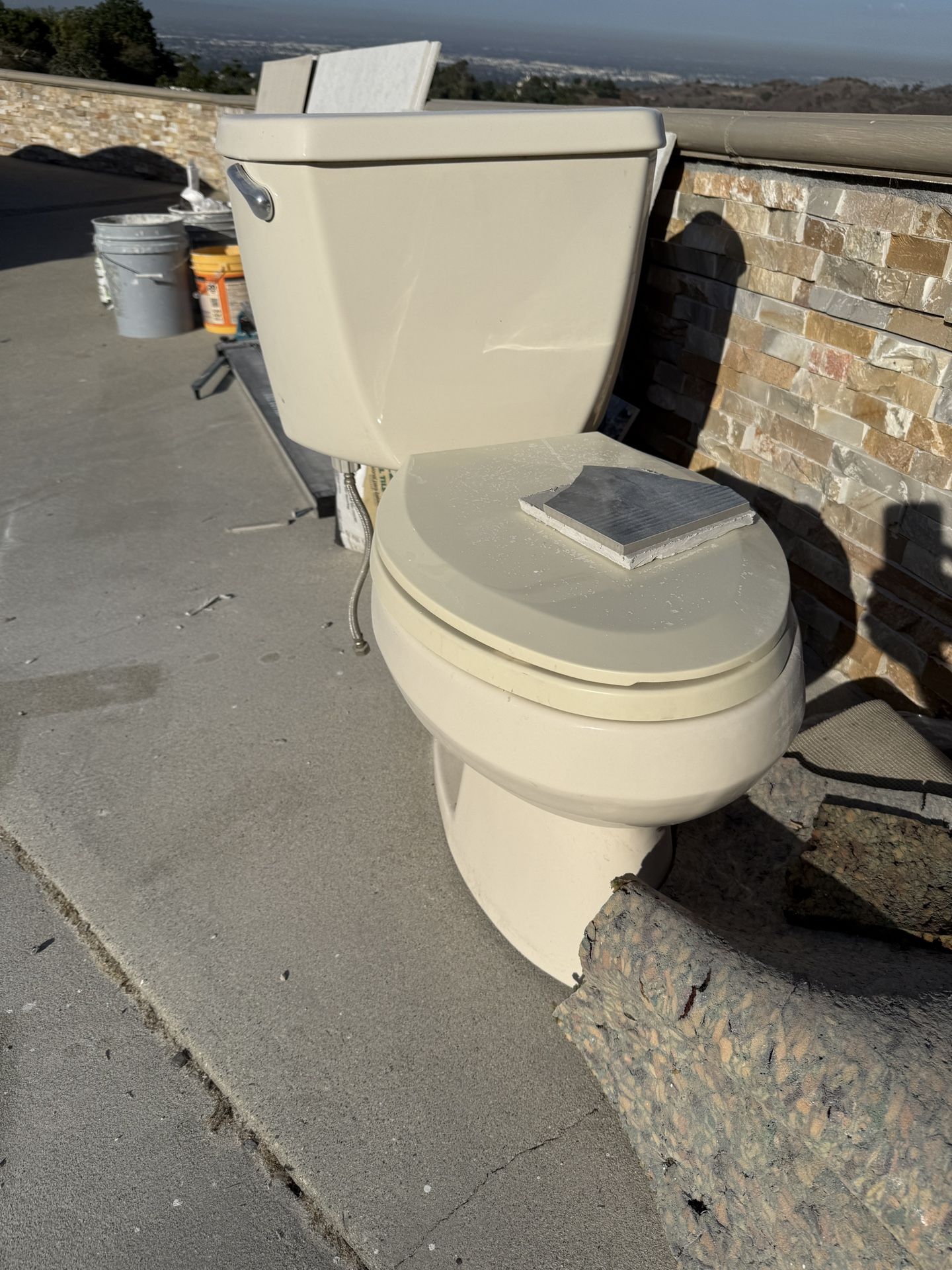 Almond Color Toilet Two Piece Toilet