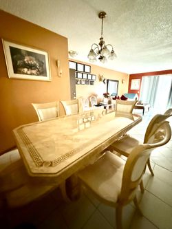 Comedor 7 piezas y China / 7 piece Dining set & China Cabinet