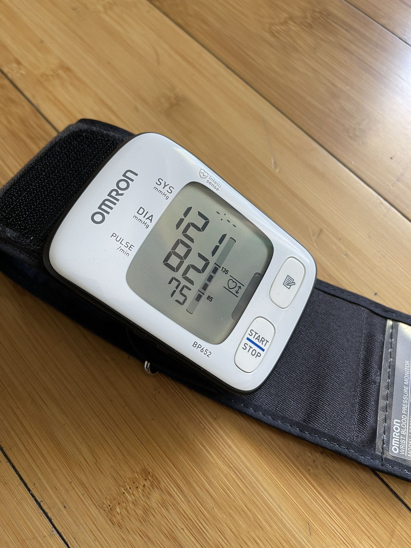 Omron 3 Series Wrist Blood Pressure Monitor - health and beauty - by owner  - household sale - craigslist