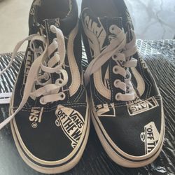 Vans(black,white)