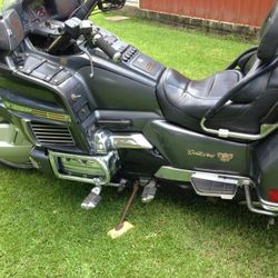 88 gold wing