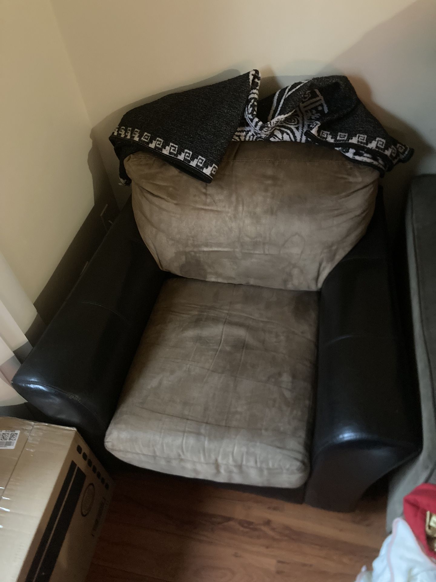 Small Corner Couch/sofa 