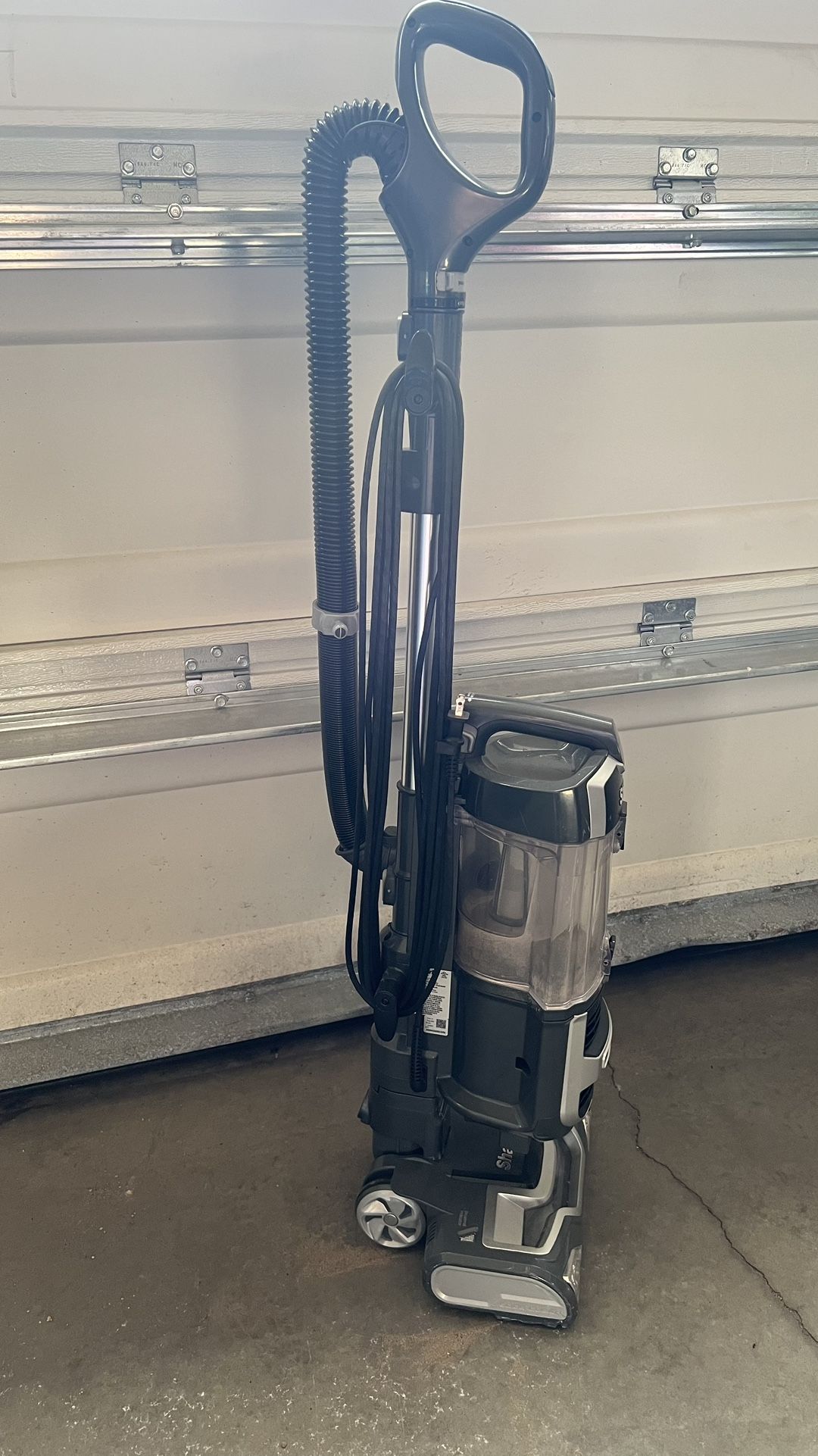 Shark Navigator Lift-Away Upright Vacuum Uv650