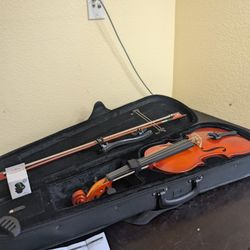 4/4 Full Size Student Violin Outfit w/ Case, Bow, Shoulder Rest & Tuner