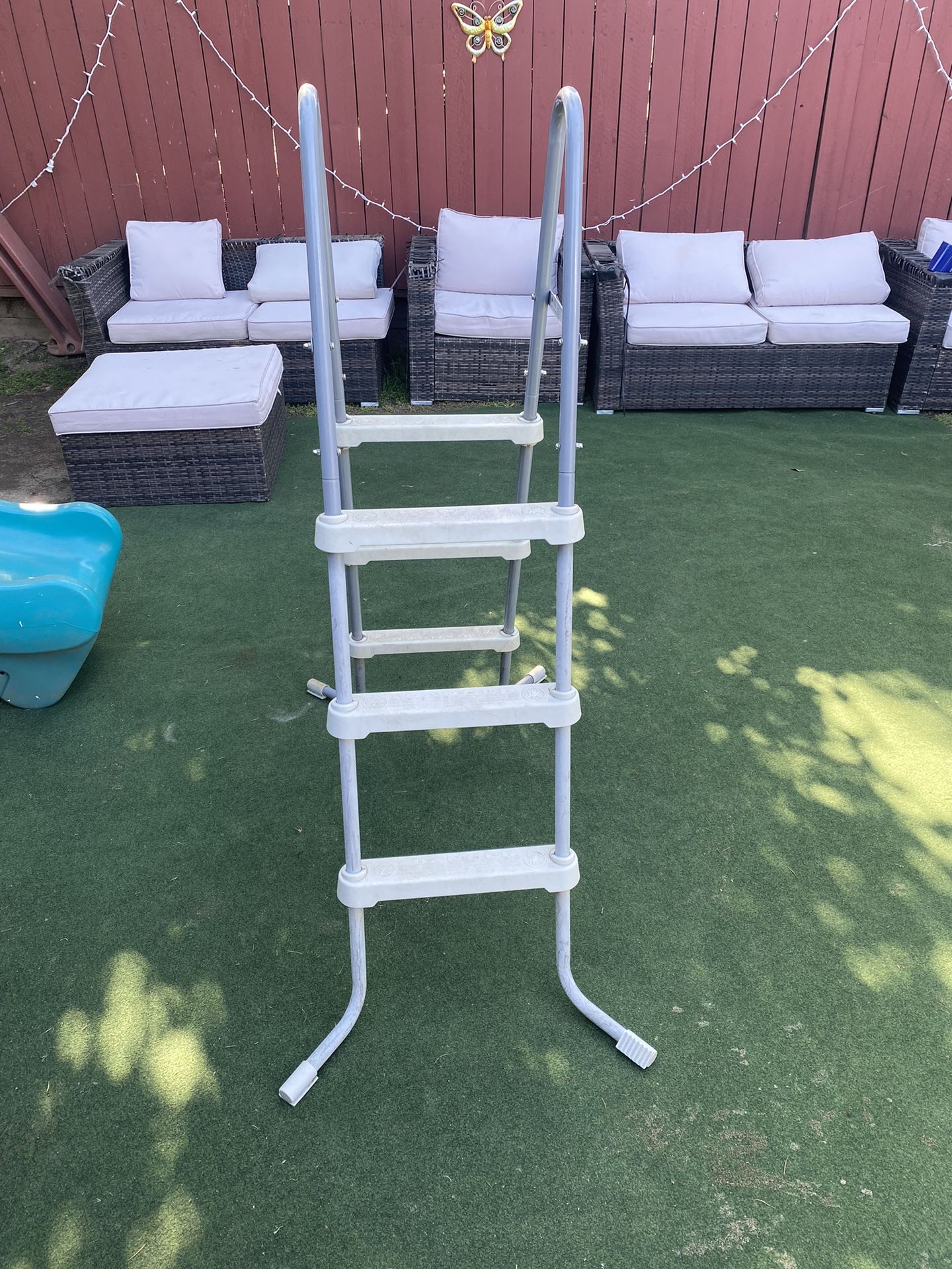 Pool Ladder for Sale in Yuba City, CA OfferUp