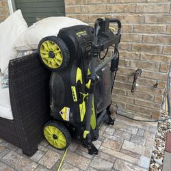 Ryobi 21 Inch Self Propelling Lawn mower 