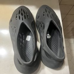 Size 12 Foam Runners