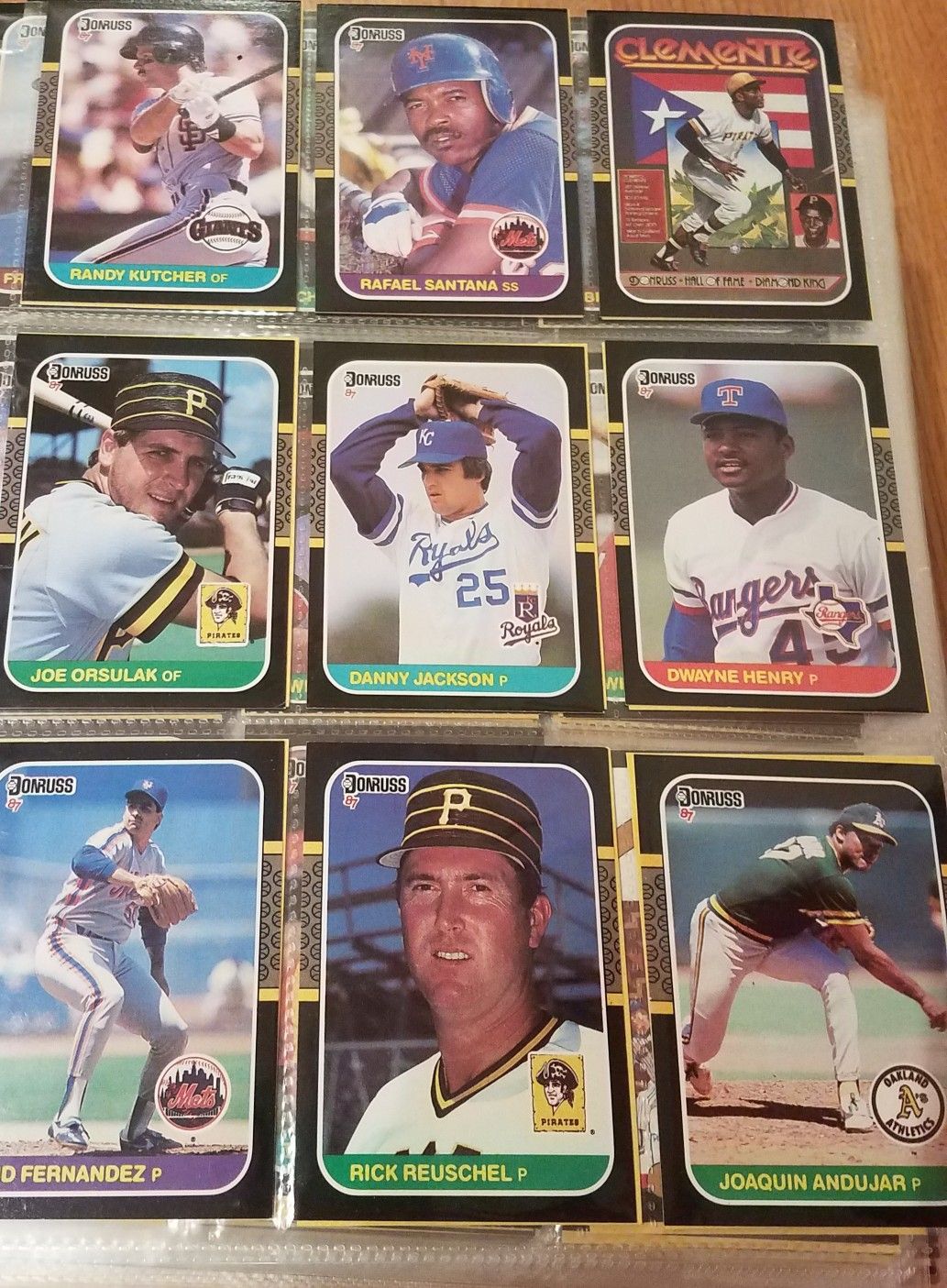 BASEBALL COLLECTOR CARDS