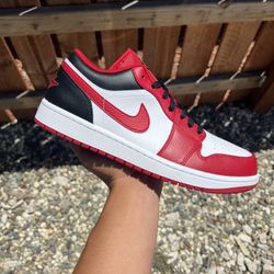 Jordan 1 Low Bulls (Size 8, 9.5)