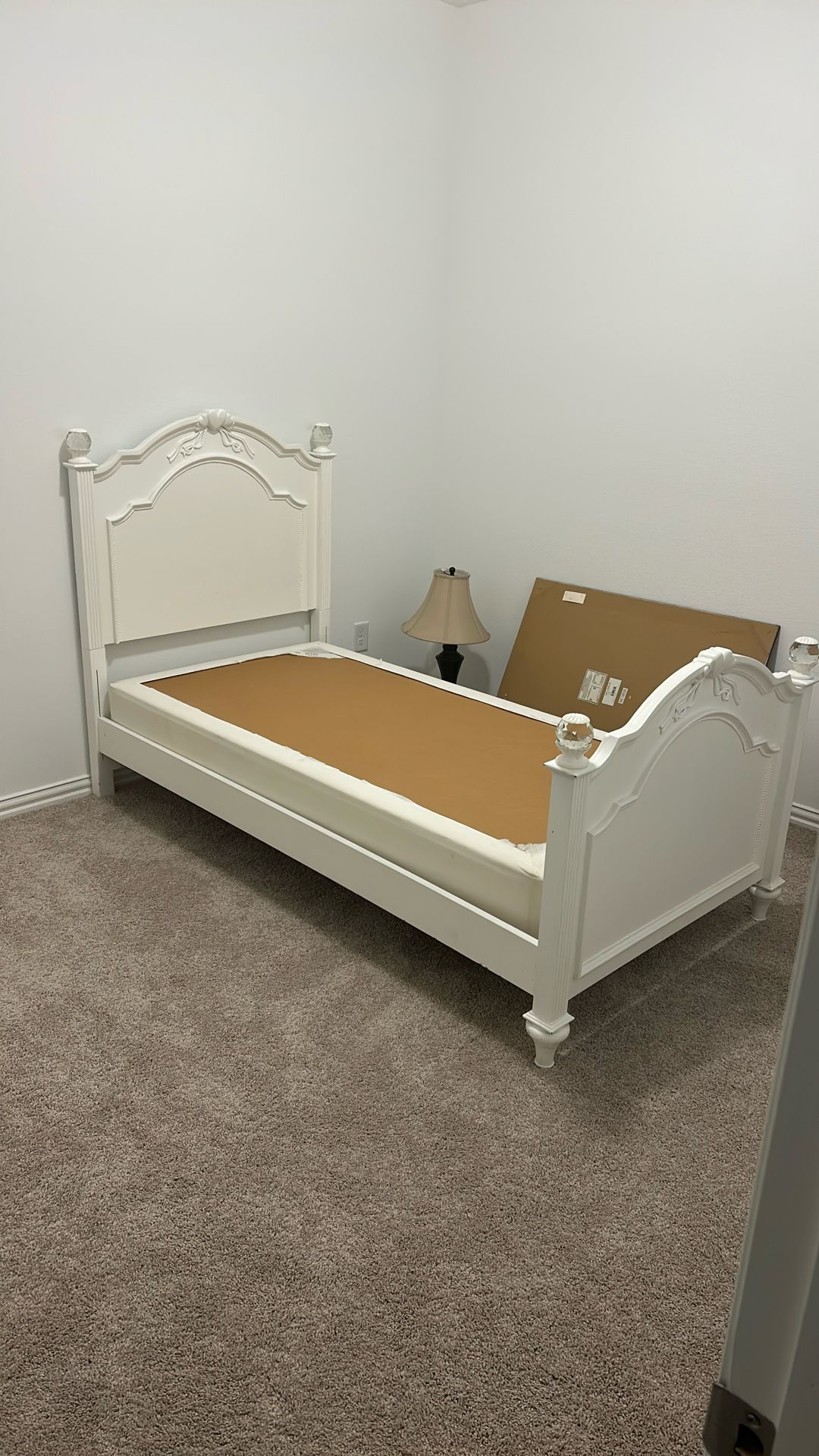 Girl’s Twin Size Bed