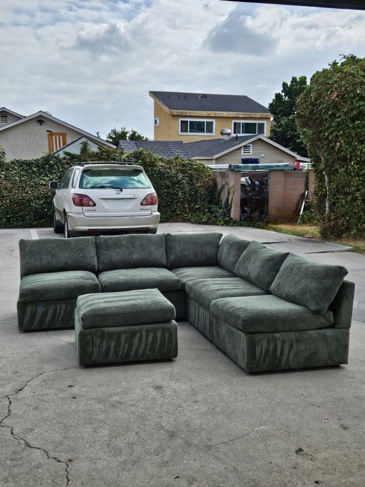 Green Corduroy Sectional Sofa With Ottoman 💥 Free Delivery 💥