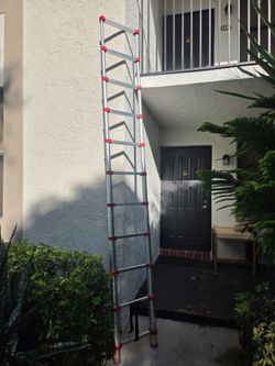 10.5 ft telescopic ladder heavy duty Aluminum frame  250lb max weight, Xtend model 760P