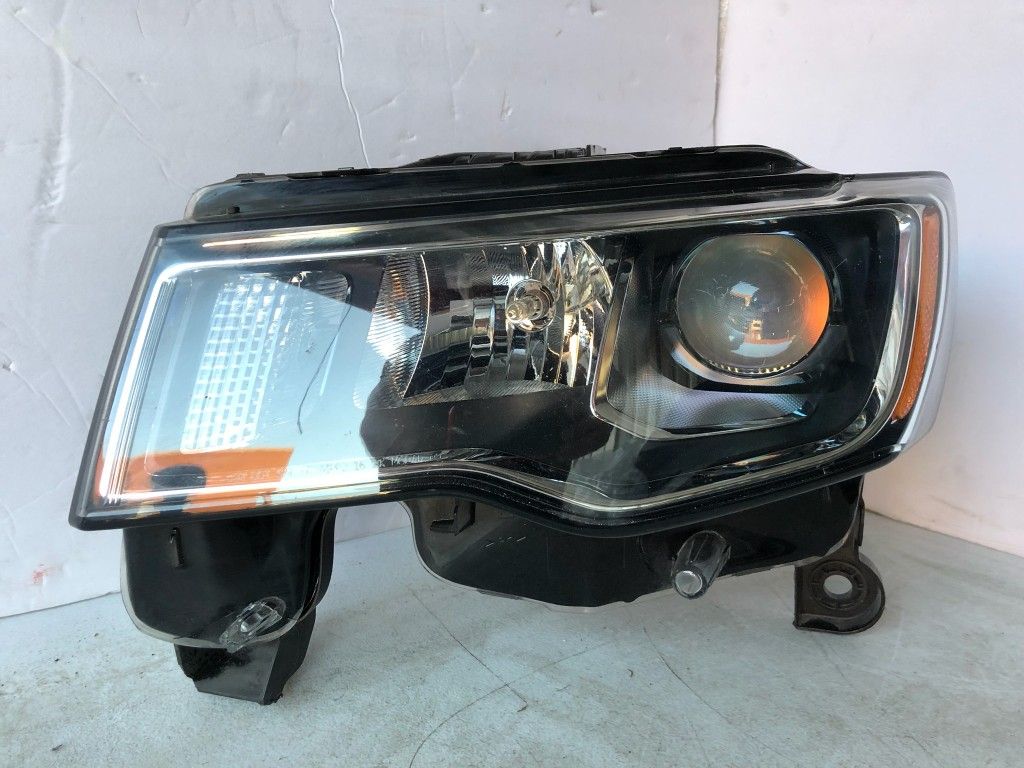 2016 2017 2018 Jeep Grand Cherokee Left LH Halogen Headlight OEM