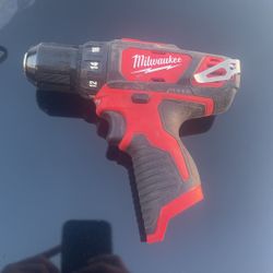 Milwaukee Drill 12 Volt 