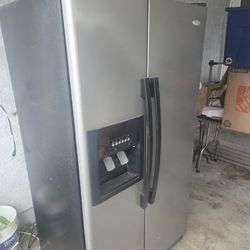 Refrigerator 