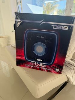 DS18 TLV6 Portable Party Speaker. NEW IN BOX