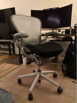 Herman Miller Aeron Size B