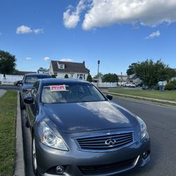 Infiniti G37x , 