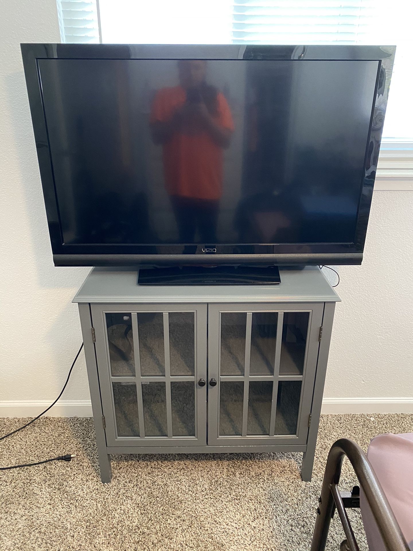 42in Vizio TV and TV Stand