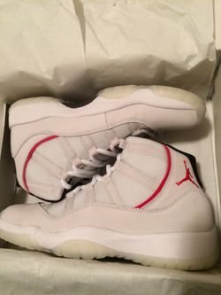 JORDAN RETRO 11. Size 7Y