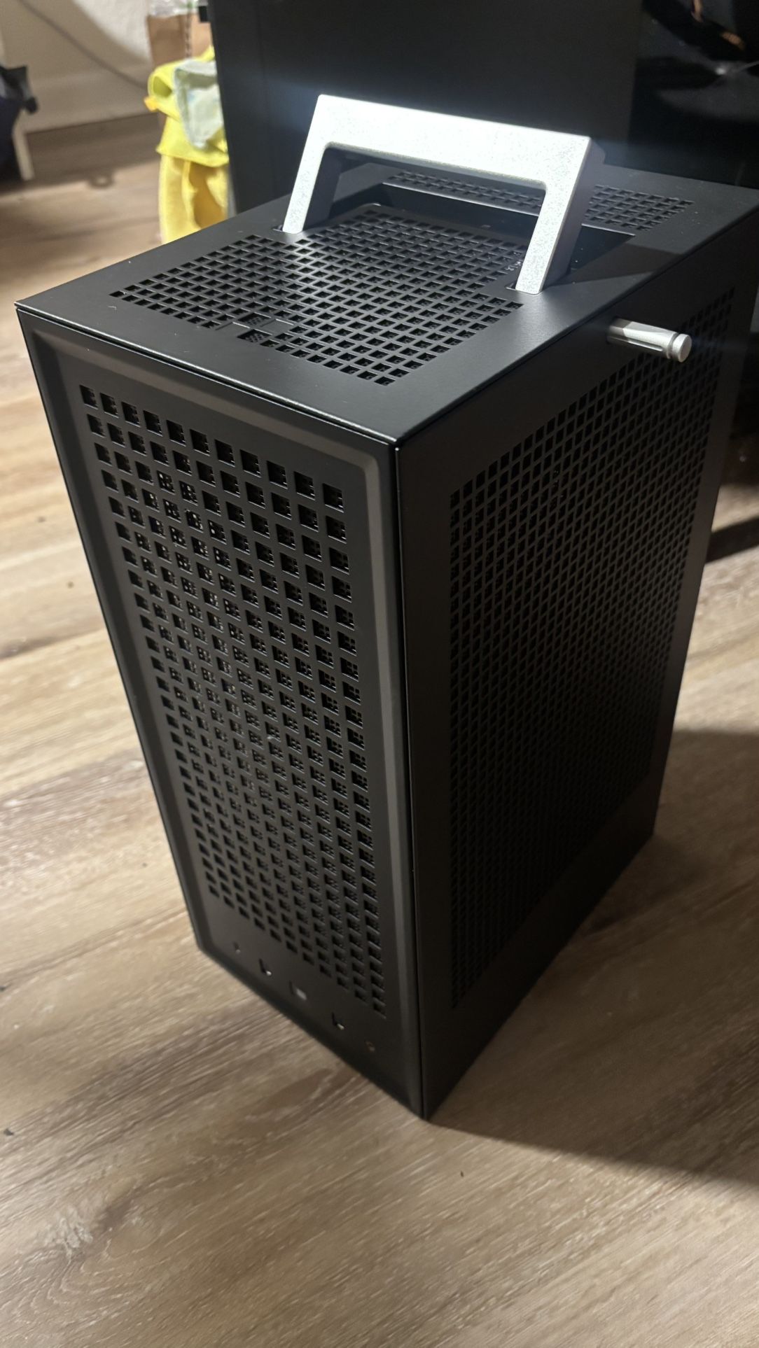 Compact SFF Gaming / Workstation PC – Ryzen 7, RTX 2080, 32GB RAM