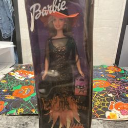 2000 Mattel "BarbieEnchanted" HalloweenHoliday Special Edition Doll -New 