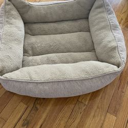 Medium/large Beige Barker & Jane Dog Bed 