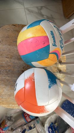 2 Volley balls