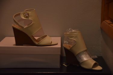 Not worn wedges, gemma, eggshell in a size 8