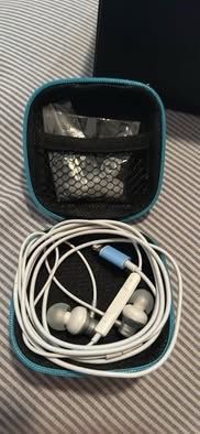 Wired Lightning Cable Earbuds