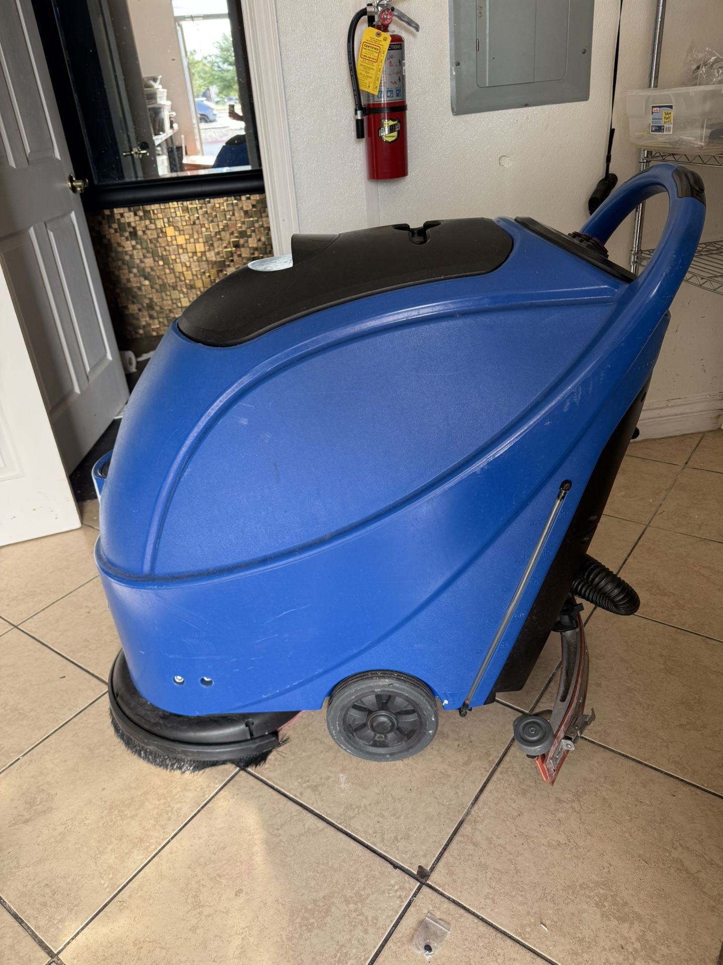 Trusted Clean Floor Scrubber