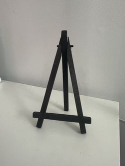 6” Wooden Easels