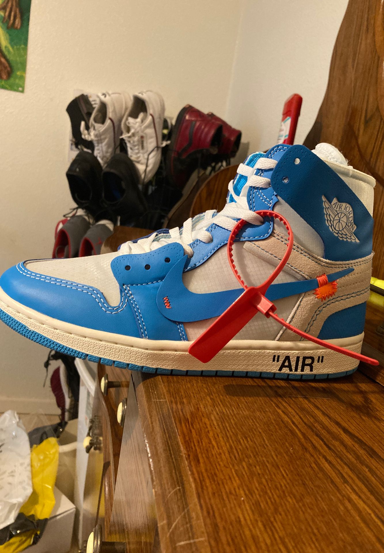 Air Jordan 1 Off-White UNC